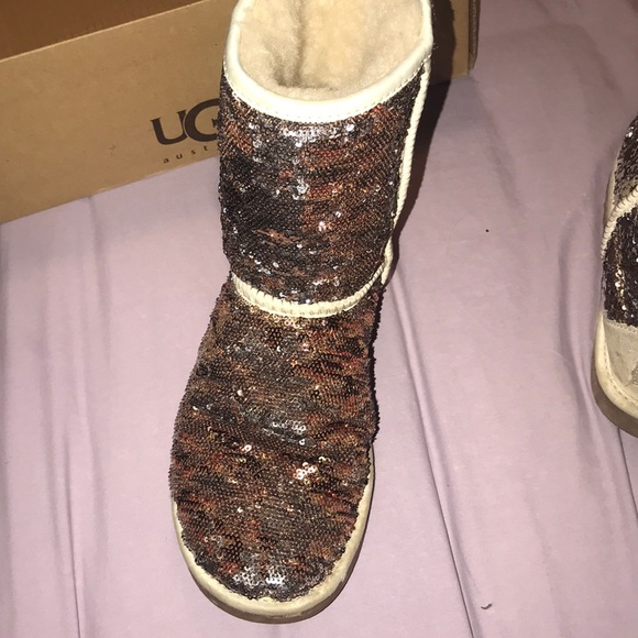 Uggs - Picture 2 of 2